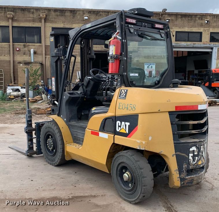 image for item JT9668 Caterpillar  DP40N forklift
