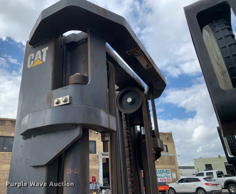 image for item JT9668 Caterpillar  DP40N forklift