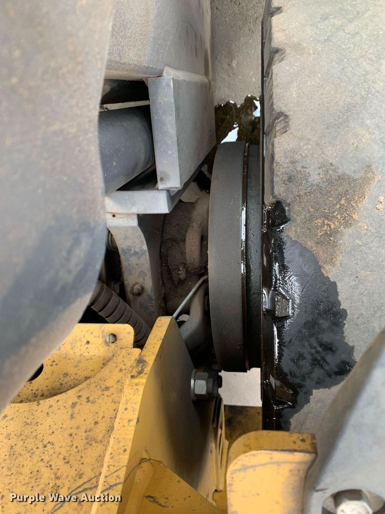 image for item JT9668 Caterpillar  DP40N forklift