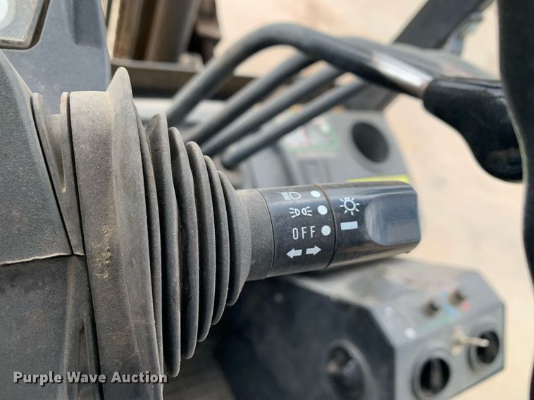 image for item JT9668 Caterpillar  DP40N forklift