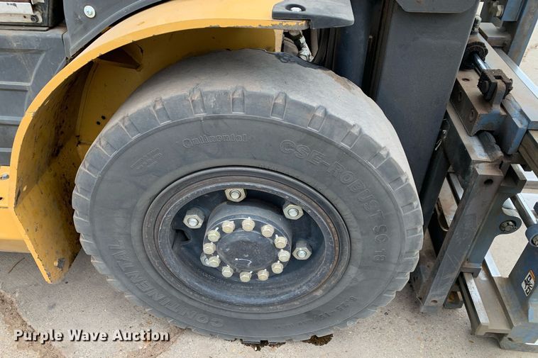 image for item JT9668 Caterpillar  DP40N forklift