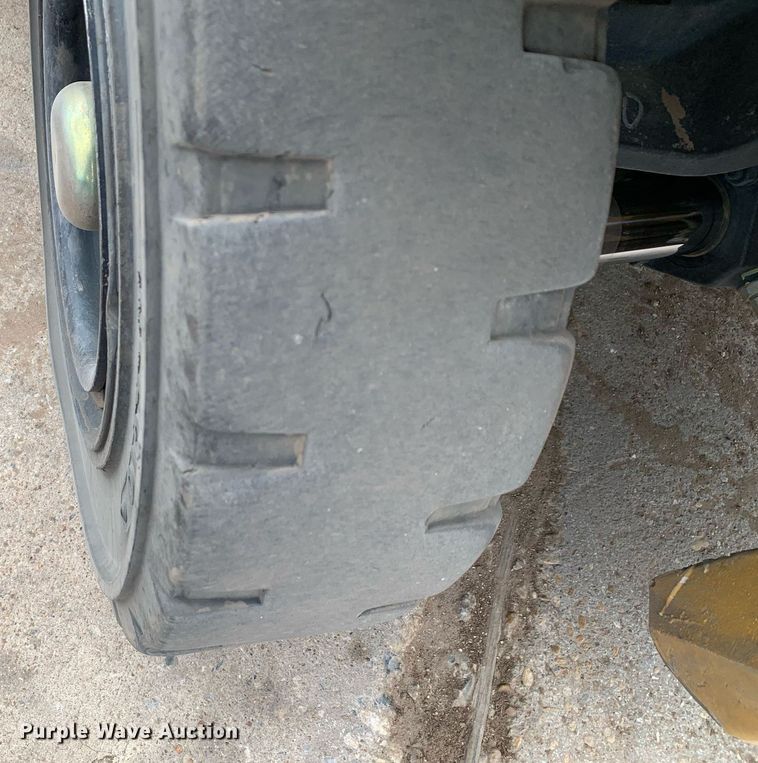 image for item JT9668 Caterpillar  DP40N forklift