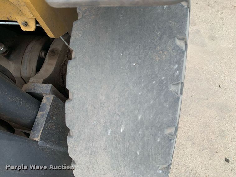 image for item JT9668 Caterpillar  DP40N forklift