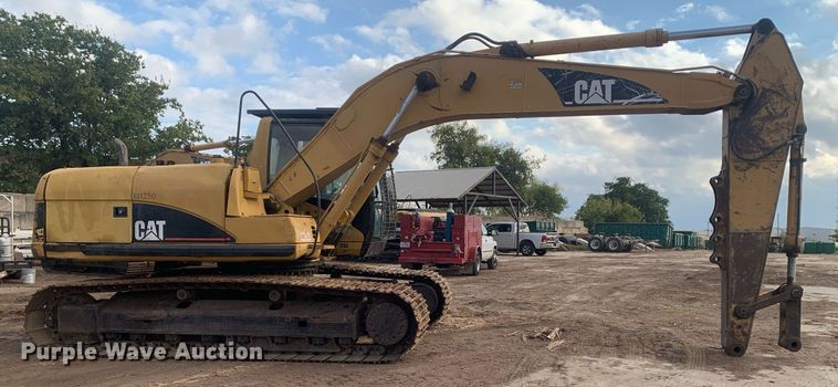 image for item JT9672 2005 Caterpillar  320C L excavator