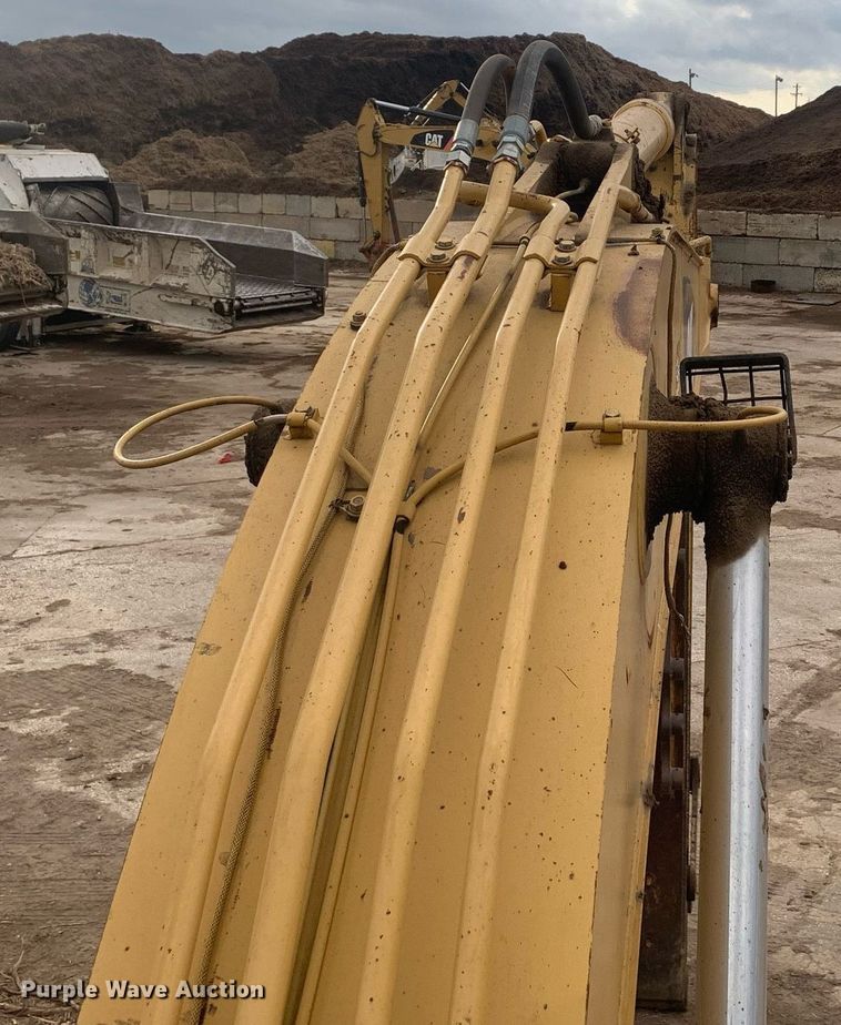 image for item JT9672 2005 Caterpillar  320C L excavator