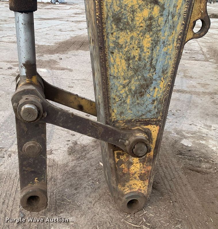 image for item JT9672 2005 Caterpillar  320C L excavator