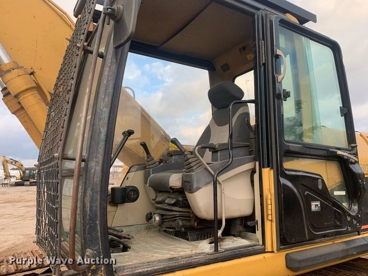 image for item JT9672 2005 Caterpillar  320C L excavator