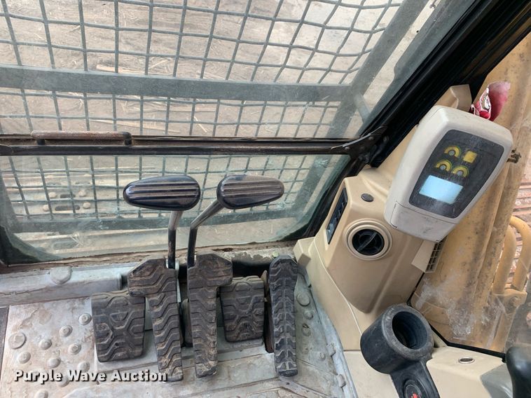 image for item JT9672 2005 Caterpillar  320C L excavator