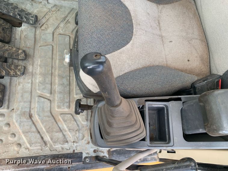 image for item JT9672 2005 Caterpillar  320C L excavator