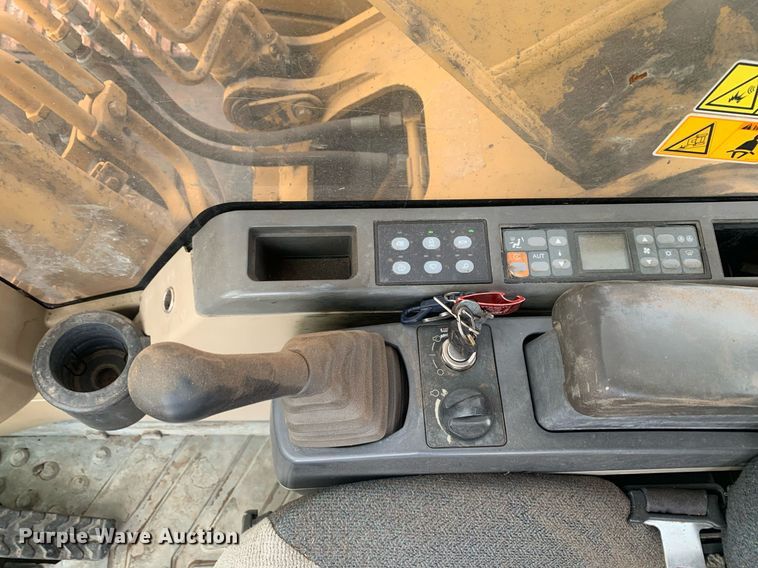 image for item JT9672 2005 Caterpillar  320C L excavator