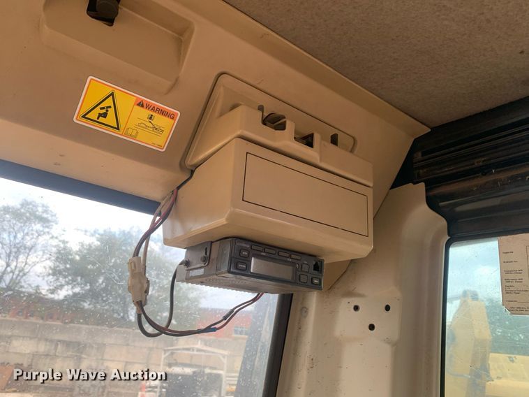 image for item JT9672 2005 Caterpillar  320C L excavator