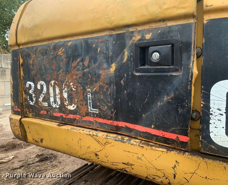 image for item JT9673 2004 Caterpillar  320C L excavator