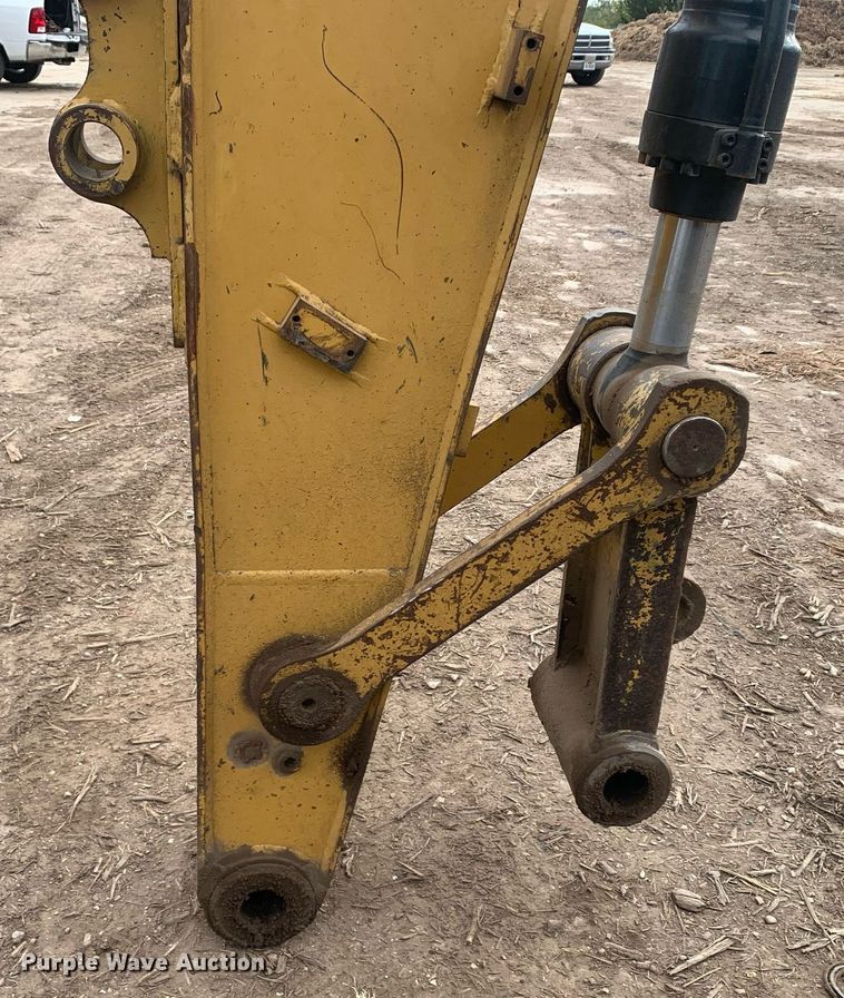 image for item JT9673 2004 Caterpillar  320C L excavator