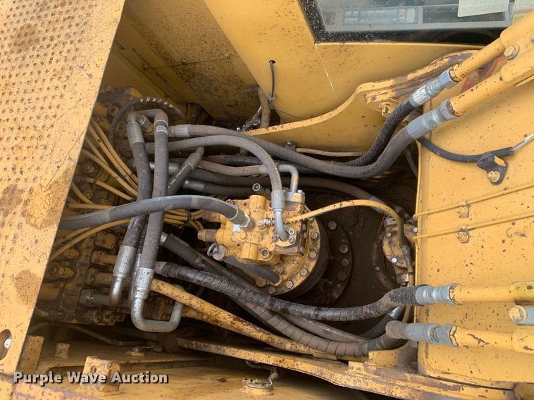 image for item JT9673 2004 Caterpillar  320C L excavator