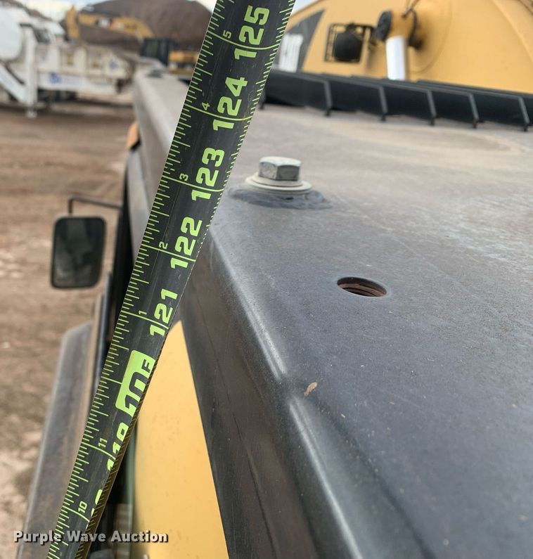 image for item JT9673 2004 Caterpillar  320C L excavator