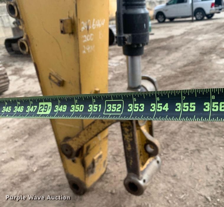 image for item JT9673 2004 Caterpillar  320C L excavator