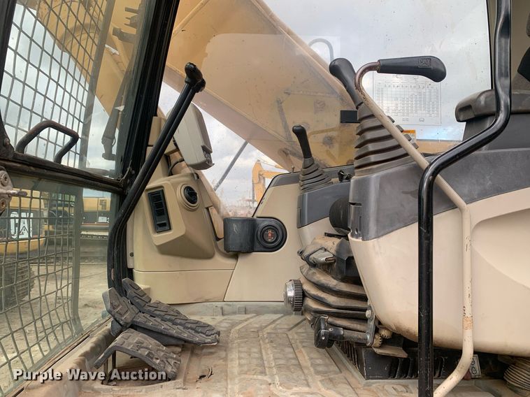 image for item JT9673 2004 Caterpillar  320C L excavator