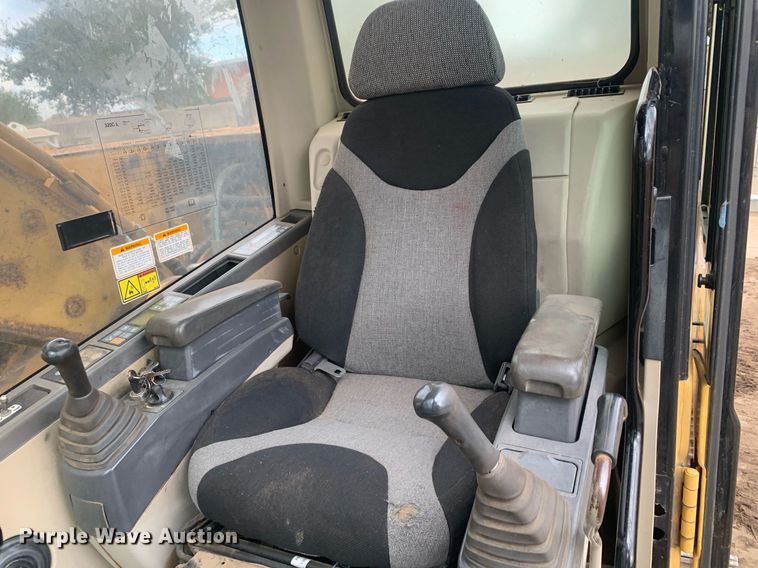 image for item JT9673 2004 Caterpillar  320C L excavator