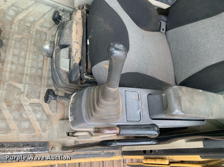 image for item JT9673 2004 Caterpillar  320C L excavator