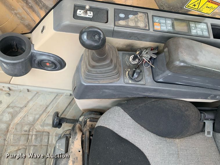 image for item JT9673 2004 Caterpillar  320C L excavator