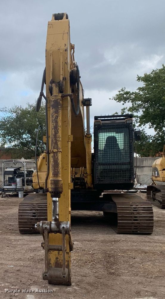 image for item JT9674 2004 Caterpillar  320C L excavator