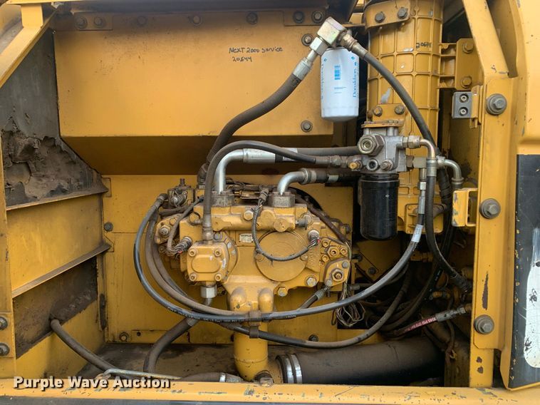 image for item JT9674 2004 Caterpillar  320C L excavator