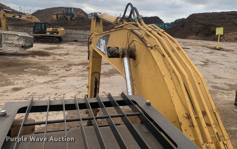 image for item JT9674 2004 Caterpillar  320C L excavator