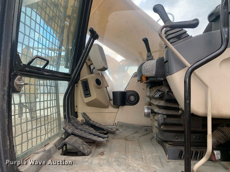 image for item JT9674 2004 Caterpillar  320C L excavator