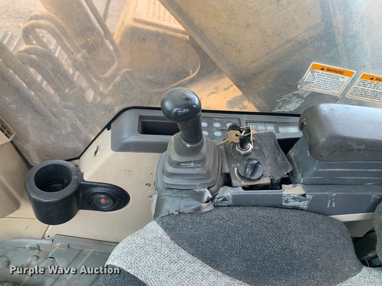 image for item JT9674 2004 Caterpillar  320C L excavator