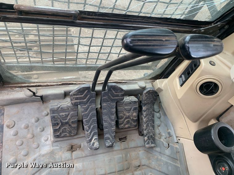 image for item JT9674 2004 Caterpillar  320C L excavator