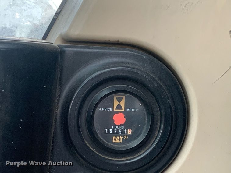 image for item JT9674 2004 Caterpillar  320C L excavator