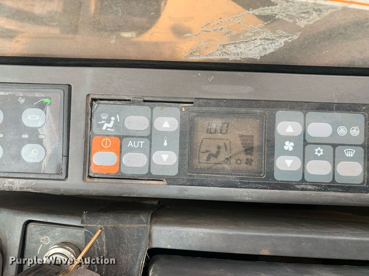 image for item JT9674 2004 Caterpillar  320C L excavator