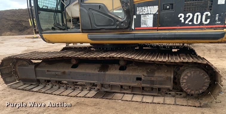 image for item JT9674 2004 Caterpillar  320C L excavator