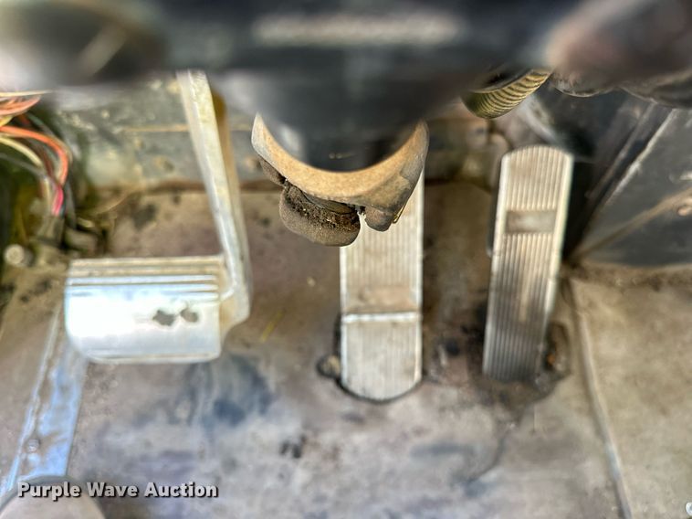 image for item LR9520 1989 International  F9370 semi truck