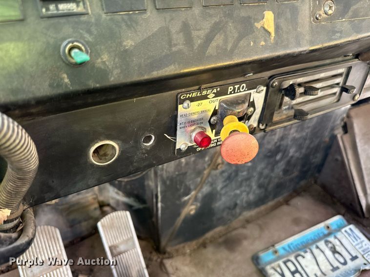 image for item LR9520 1989 International  F9370 semi truck