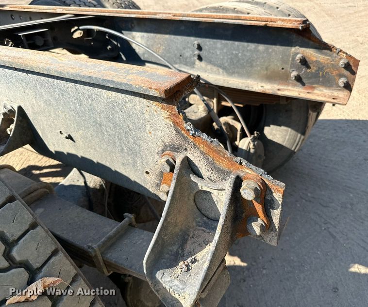 image for item LR9520 1989 International  F9370 semi truck