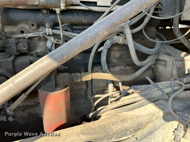 image for item LR9520 1989 International  F9370 semi truck