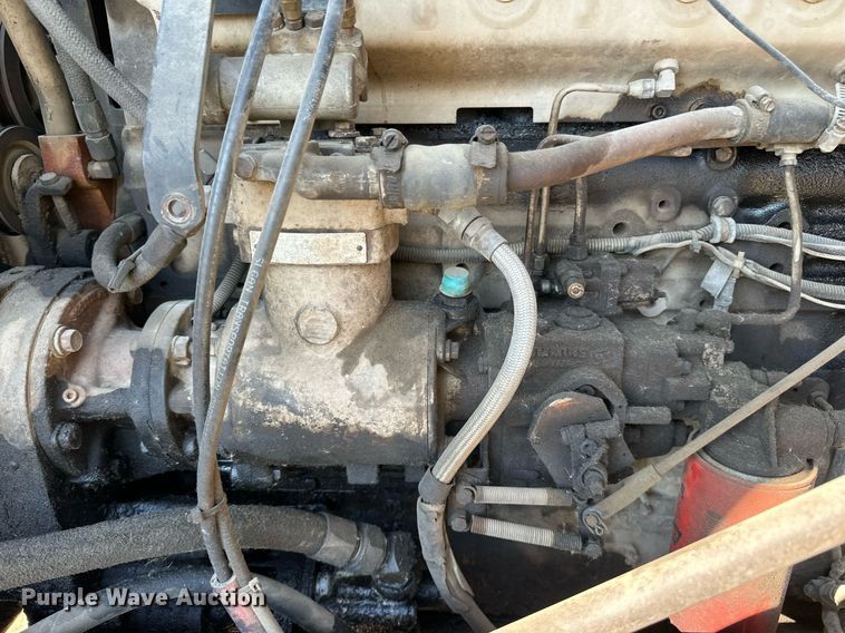 image for item LR9520 1989 International  F9370 semi truck