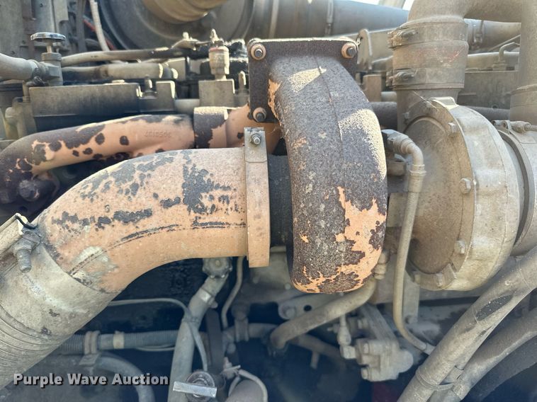 image for item LR9520 1989 International  F9370 semi truck