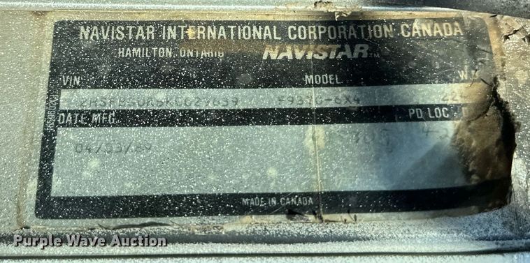 image for item LR9520 1989 International  F9370 semi truck