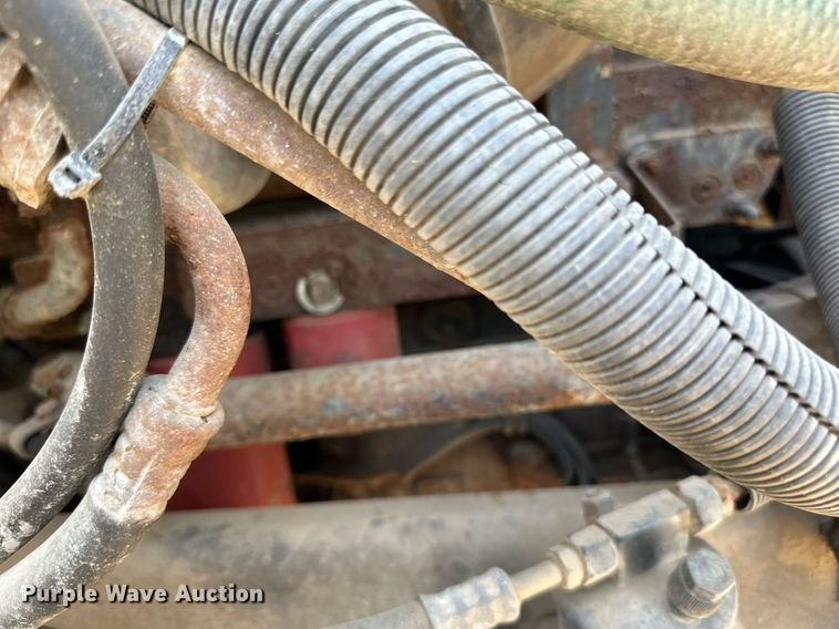 image for item LR9521 1993 International  8200 tank truck