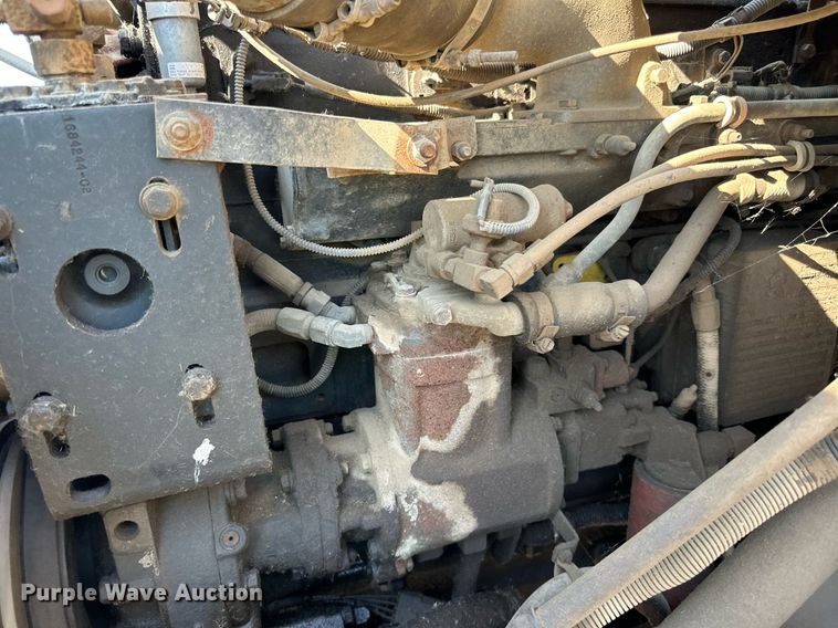 image for item LR9521 1993 International  8200 tank truck