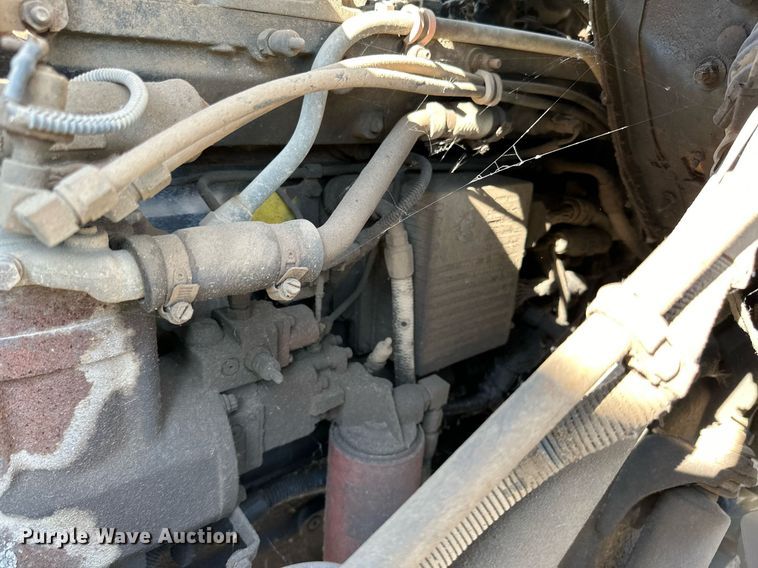 image for item LR9521 1993 International  8200 tank truck