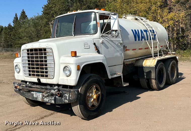 image for item LR9523 1980 Ford  8000 water truck