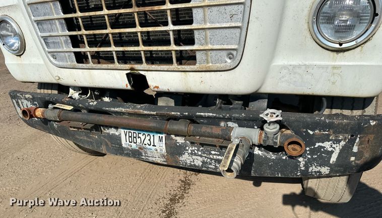 image for item LR9523 1980 Ford  8000 water truck