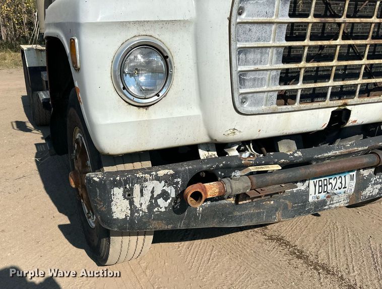 image for item LR9523 1980 Ford  8000 water truck