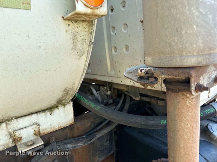 image for item LR9523 1980 Ford  8000 water truck