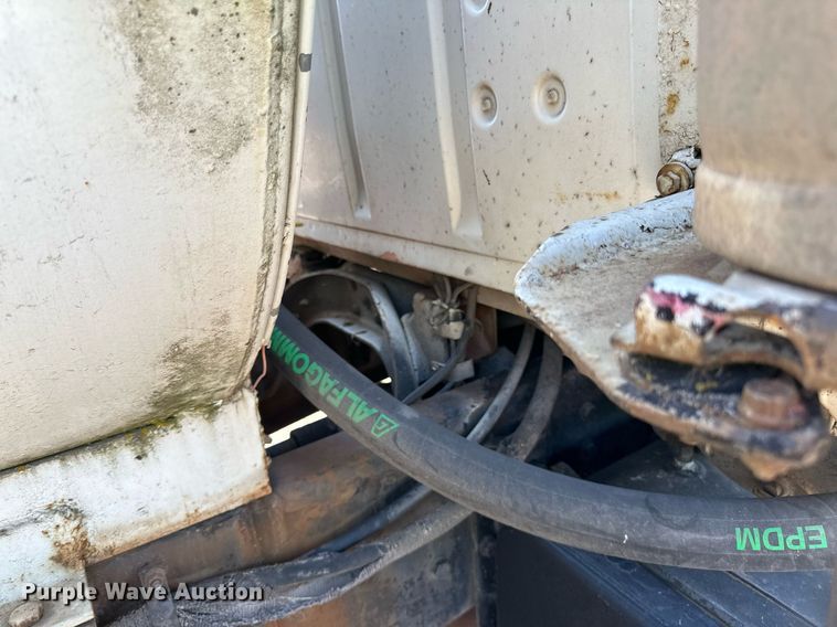 image for item LR9523 1980 Ford  8000 water truck