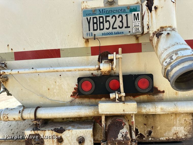 image for item LR9523 1980 Ford  8000 water truck