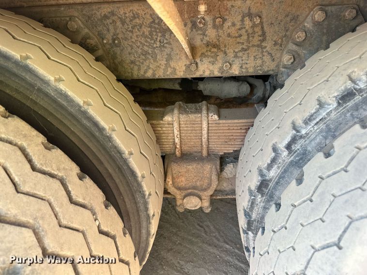 image for item LR9523 1980 Ford  8000 water truck